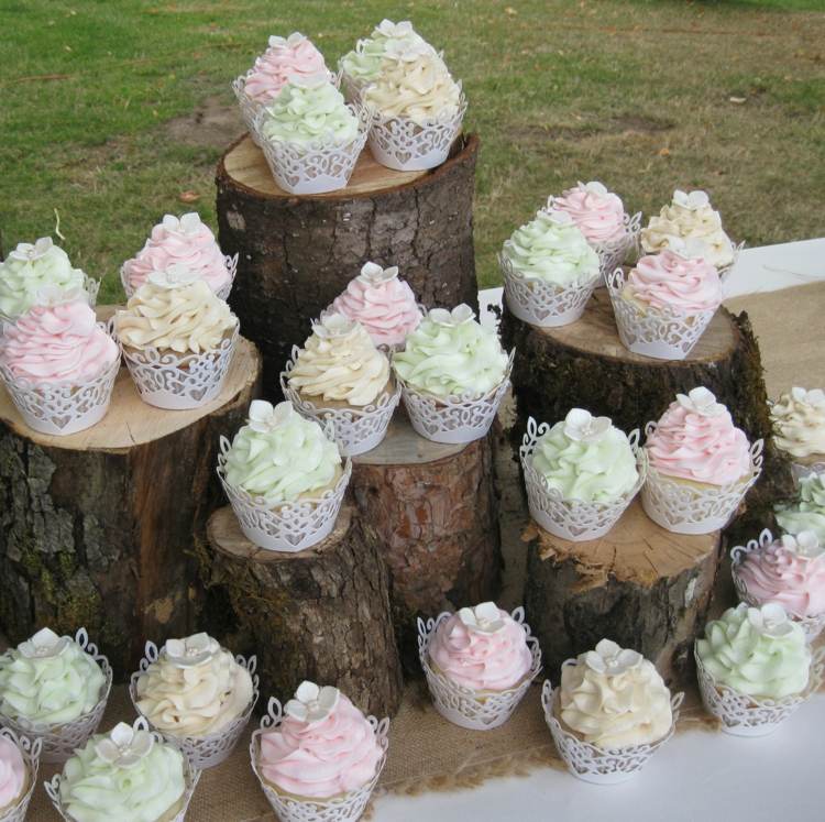 cupcakes-hochzeitstorte-rustikal-herbst-hochzeit-farben-pastell-minze-rosa