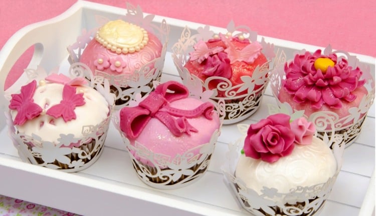 cupcakes-hochzeitstorte-vintage-hochzeit-idee-rose-schleife-pink
