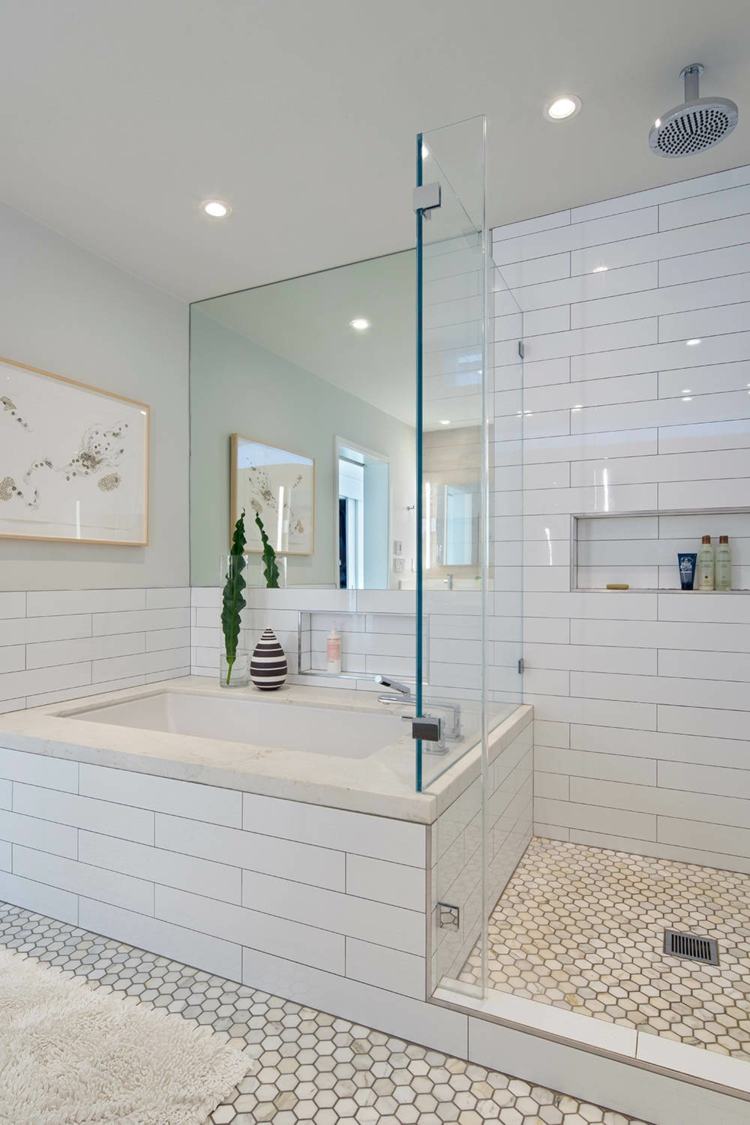 ideen-dekorieren-badewanne-nasszelle-dusche-kacheln-mosaik-fussboden
