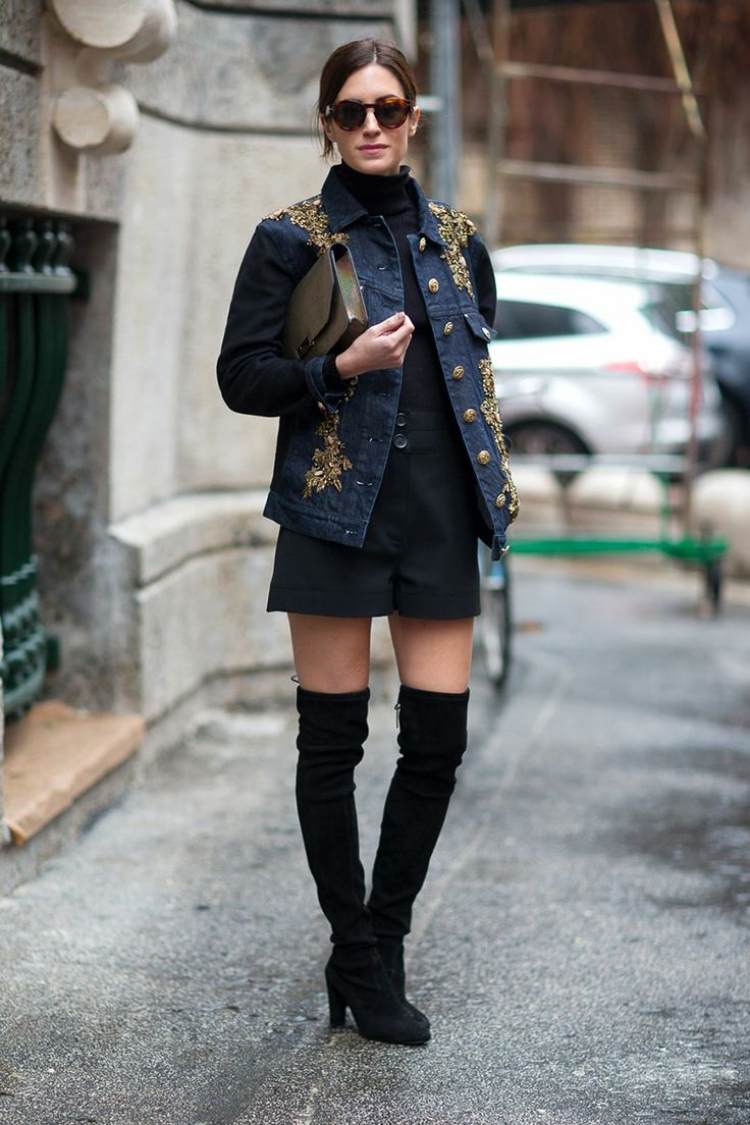 jeansjacke-damen-kombinieren-outfits-lagenlook-overknee-stiefel-schwarz-gold-verzierung