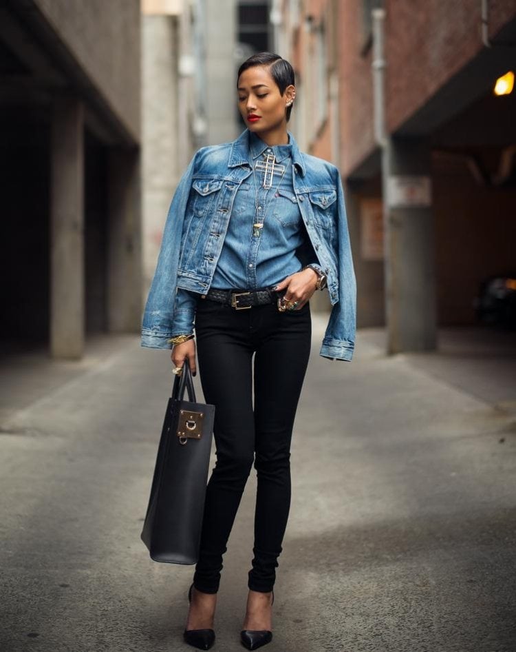 jeansjacke-damen-kombinieren-outfits-layering-slim-hose-schwarz-denim-hemd
