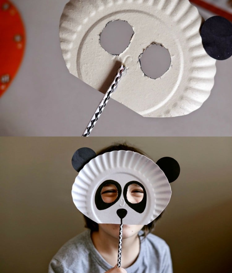 tiermasken-basteln-pappteller-faschingsmasken-panda-baer-schwarz-ohren-stock-kindermaske