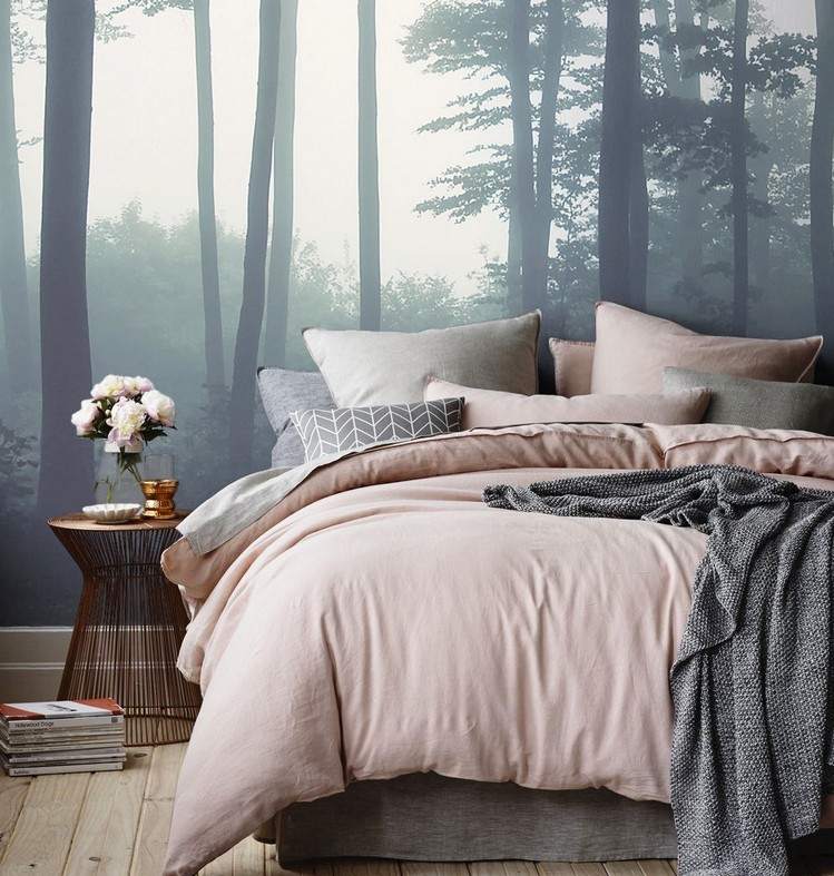 wohntrends-2016-schlafzimmer-rose-grau-fototapete-baume-wald-motiv
