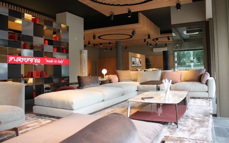 Wohnzimmer modern -einrichten-designer-ecksofa-polster-valour-cremeweiss-flexform-como