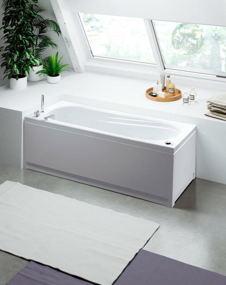 Badewanne-Badezimmer-rechteckig-einbau-links-weiss-acryl-design-armatur-dachschraege-Astor-Glass1989