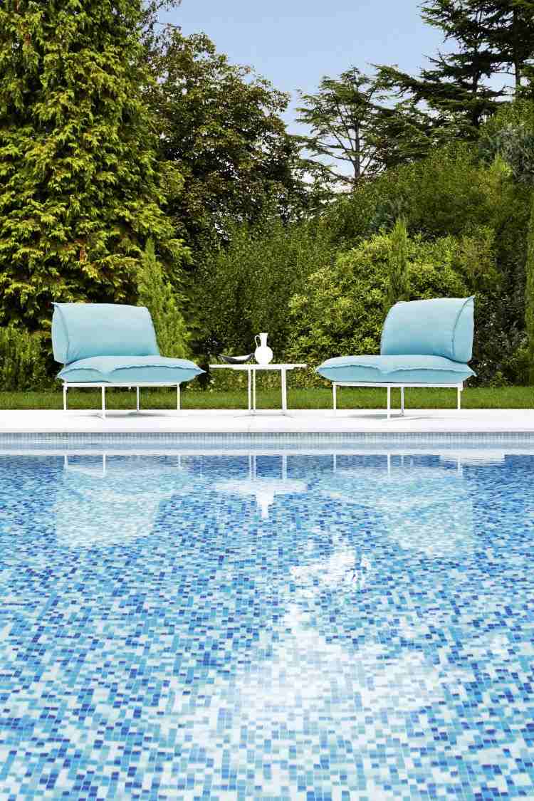 design-moebel-outdoort-sessel-blau-kissen-weiss-tisch-pool-garten-COLORADO