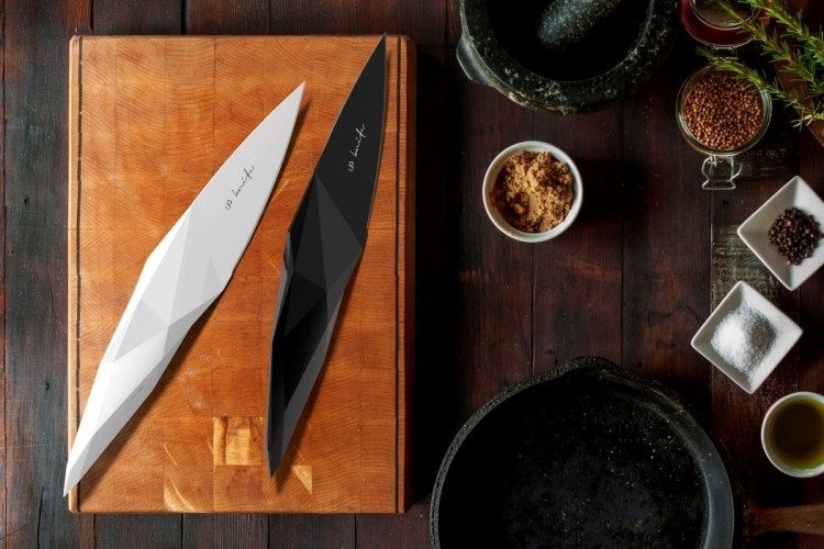 Designer Küchenmesser -ip-knife-schwarz-weiss-futuristisch-schneidebrett