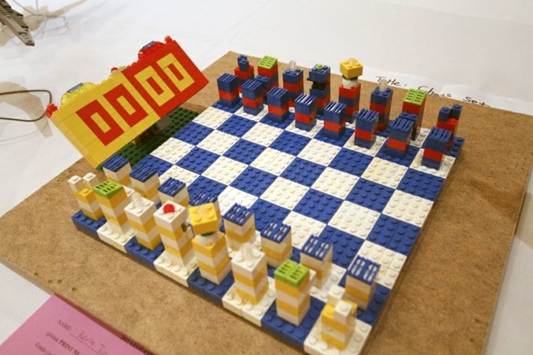 lego bastelideen schachbrett-figuren-spielen-blau-weiss