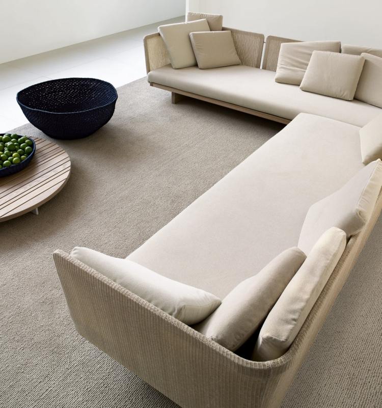 modulares-sofa-gestaltung-design-beige-armlehne-ruecklehne-polster-holz-konstruktion