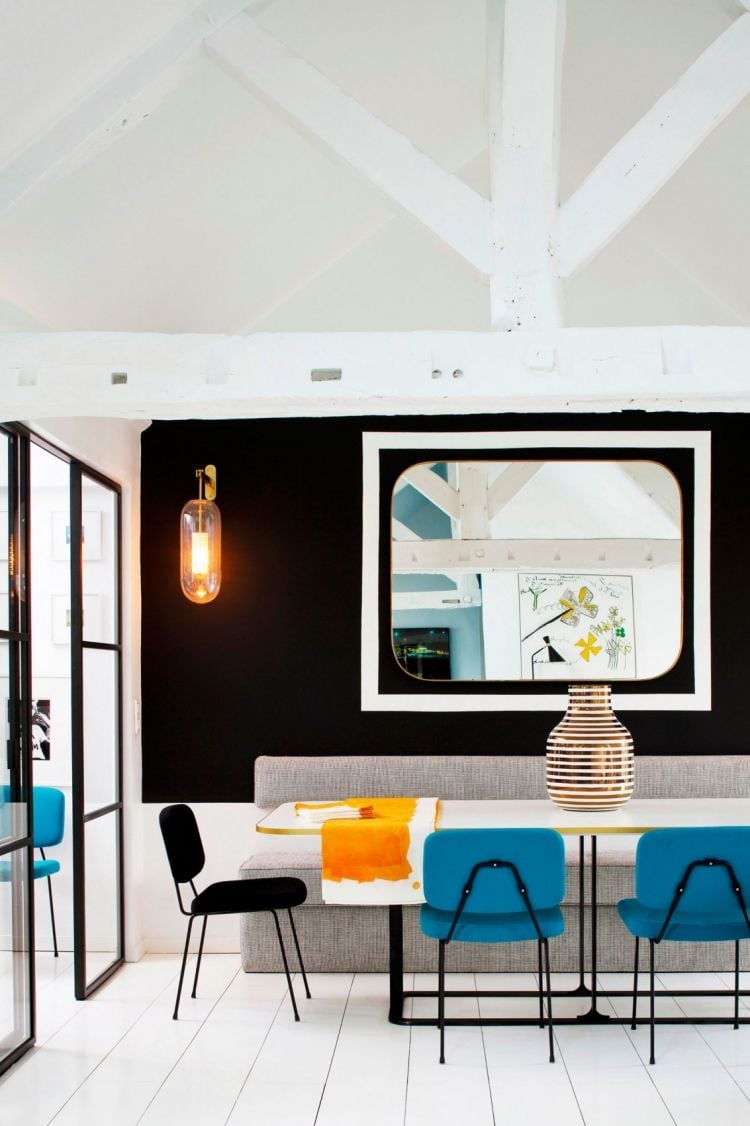 petrol-farbe-polster-stuehle-essbereich-wohnzimmer-schwarz-weiss-interior-modern-
