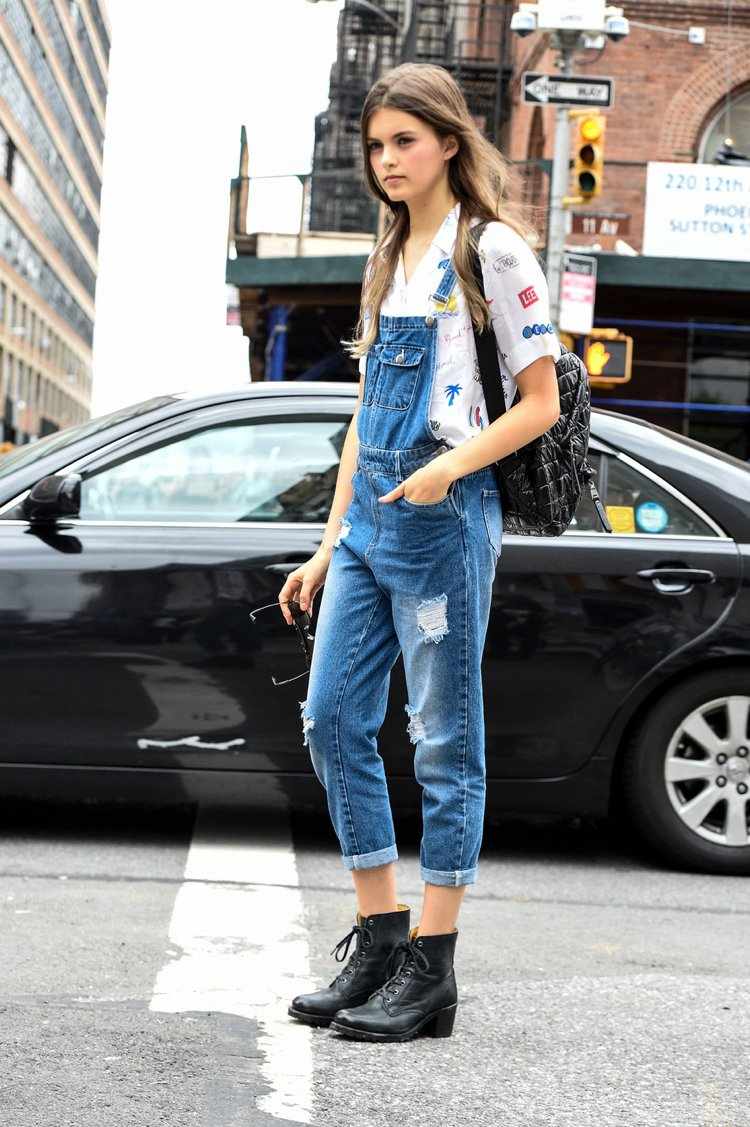 ankle-boots-schwarz-flach-schnueren-outfits-mode-jeans-overall