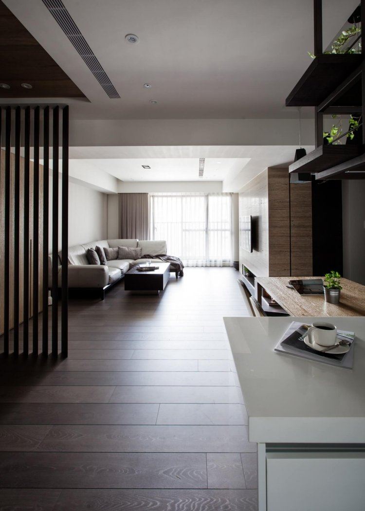 beige-farbe-holzfliesen-wohnzimmer-kueche-raumteiler-moderne-raumgestaltung