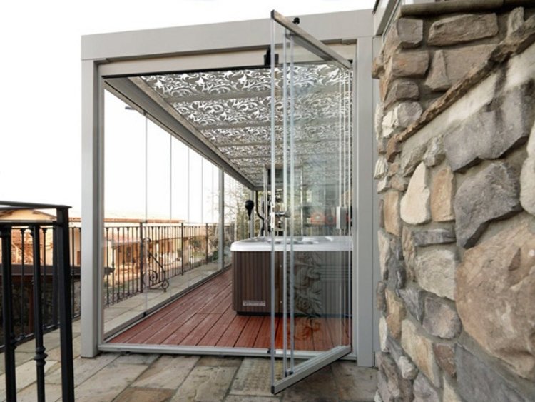 beschattung-terrasse-garten-sonnenschutz-feste-konstruktion-verglasungformentera-veranda