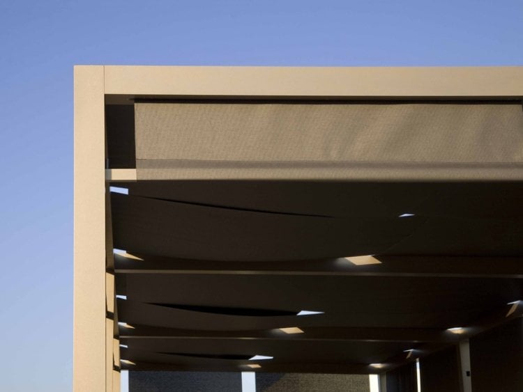 beschattung-terrasse-garten-sonnenschutz-pergola-modern-konstruktion-grau
