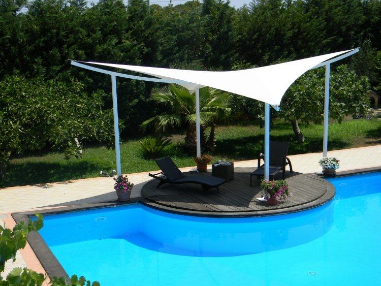 beschattung-terrasse-garten-sonnenschutz-sonnensegel-garten-schwimmbecken-vela