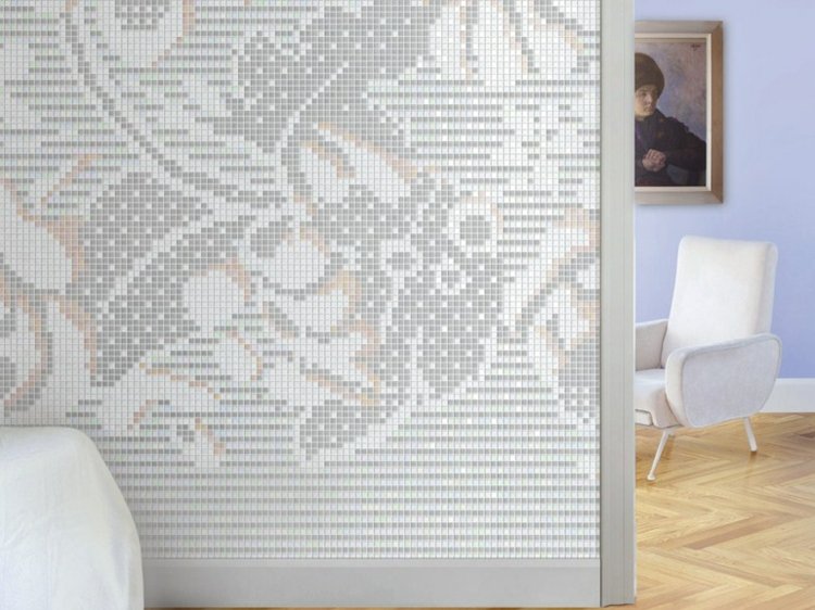 design-mosaik-fliesen-decor-weiss-dezent-muster-floral-flieder-parkett-fischgraete