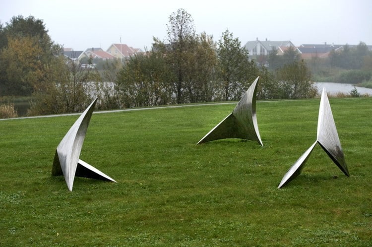 gartendeko-edelstahl-edelstahlfiguren-skulpturen-geometrische-formen-sterne