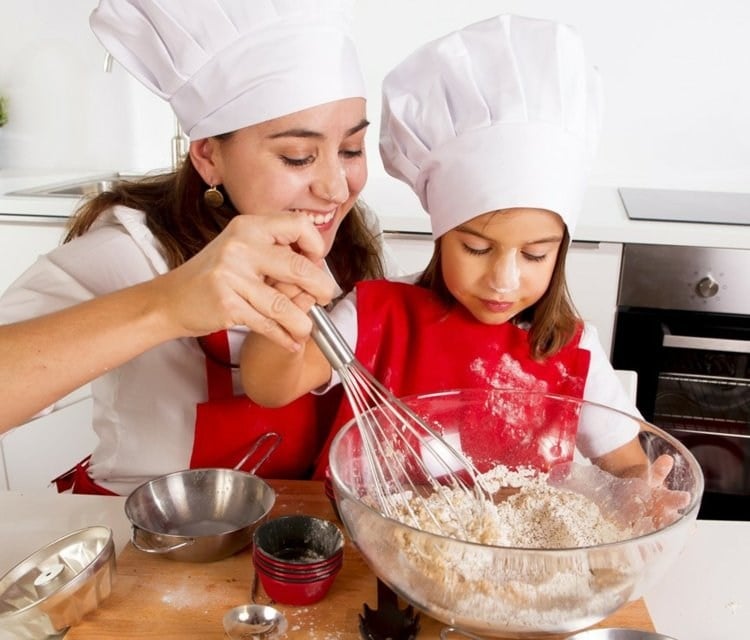 Kuchen für Kindergeburtstagmotivtorte-mutter-kinder-kuchen-selber-machen