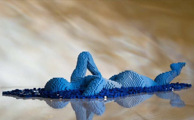 kunst aus lego schwimmer-blau-steine-ombre