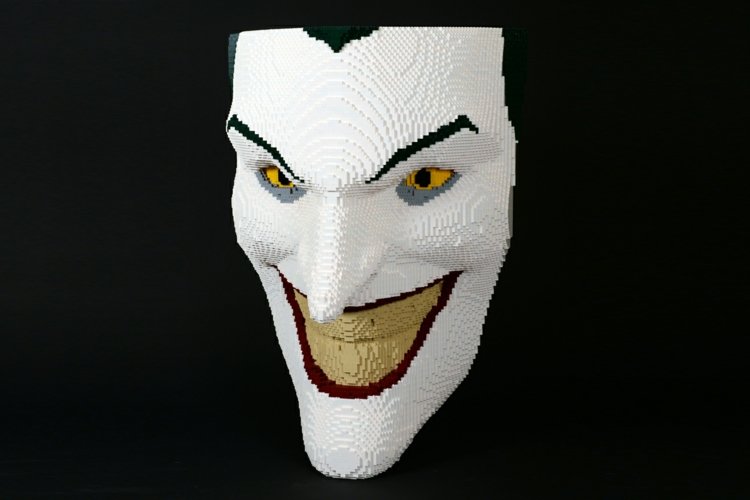kunst-lego-joker-batman-maske-weiss-grinsen