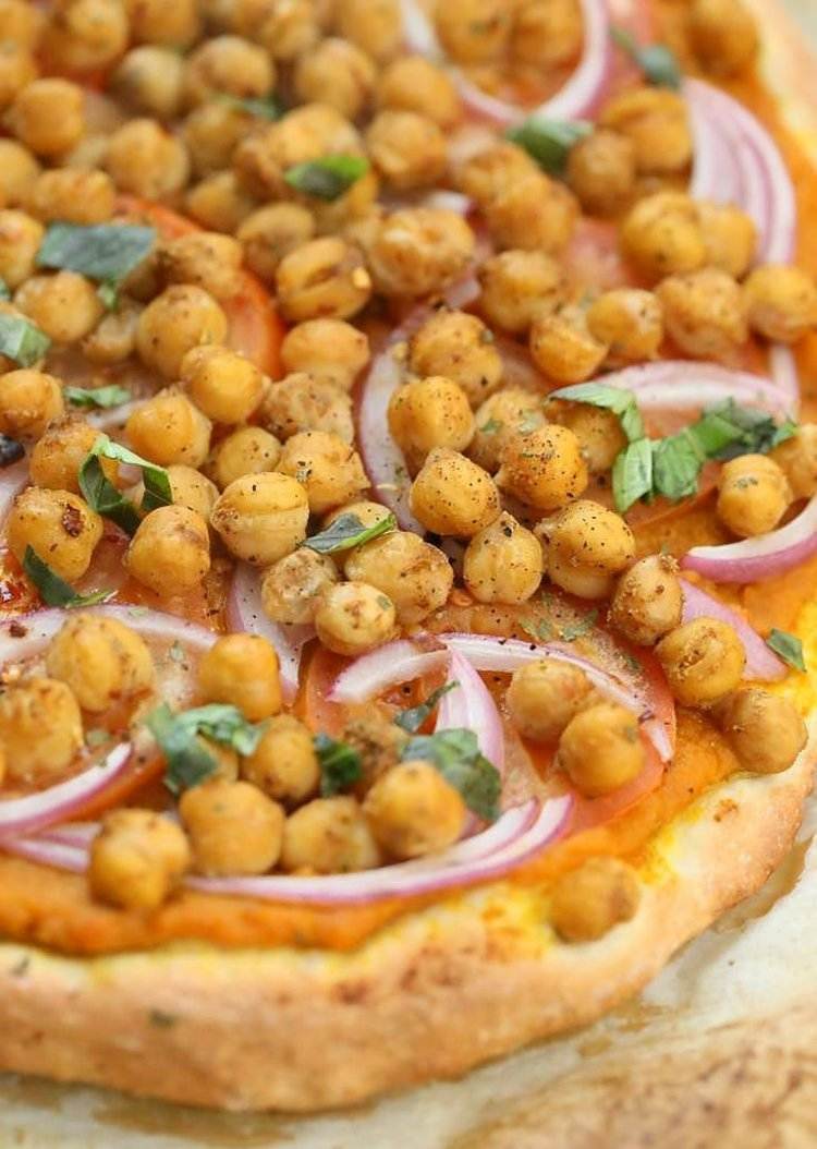 pizza-vegane-kichererbsen-zwiebeln-gewuerze-ohne-fleisch
