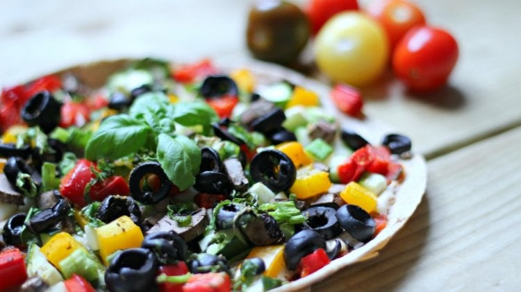 pizza-vegane-salsasosse-exotisch-geschmack-oliven-mais