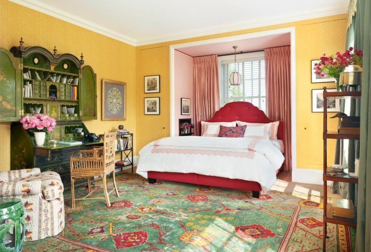 schlafzimmer vorhang design rot-orientalisch-stil-gruen-moebel-gelb-wand