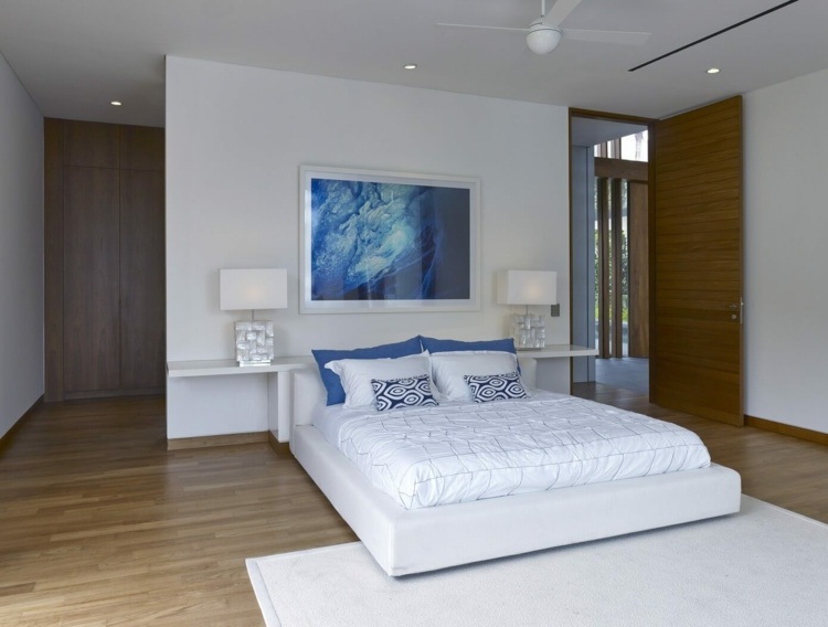 tischplatte-baumstamm-design-weiss-einrichtung-bett-schlafzimmer-blau-deko