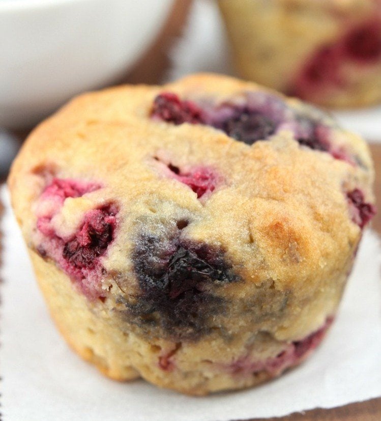 vegane cupcakes rezepte blaubeeren-himbeeren-muffins-idee
