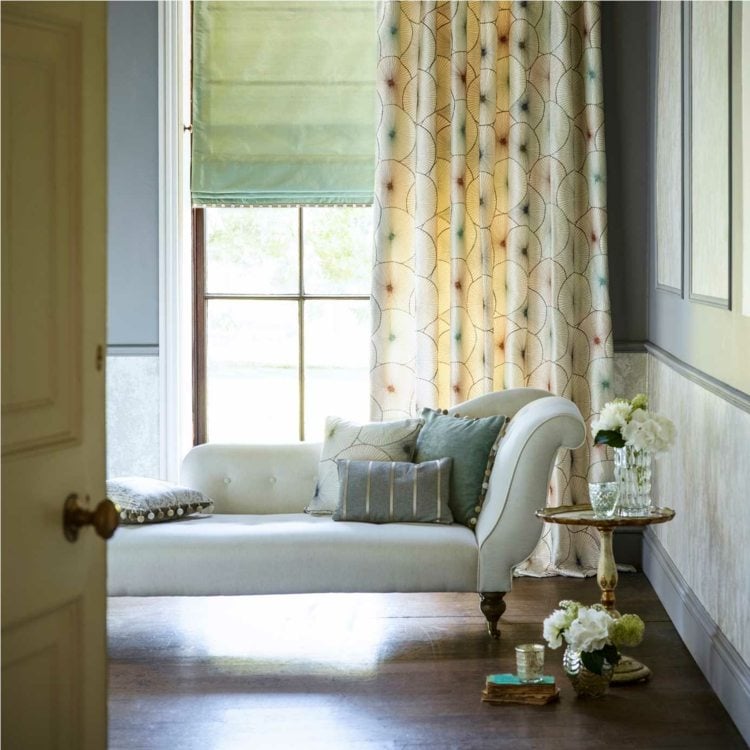 vorhang-design-schlafzimmer-canape-gelb-plissee-sonnenschutz