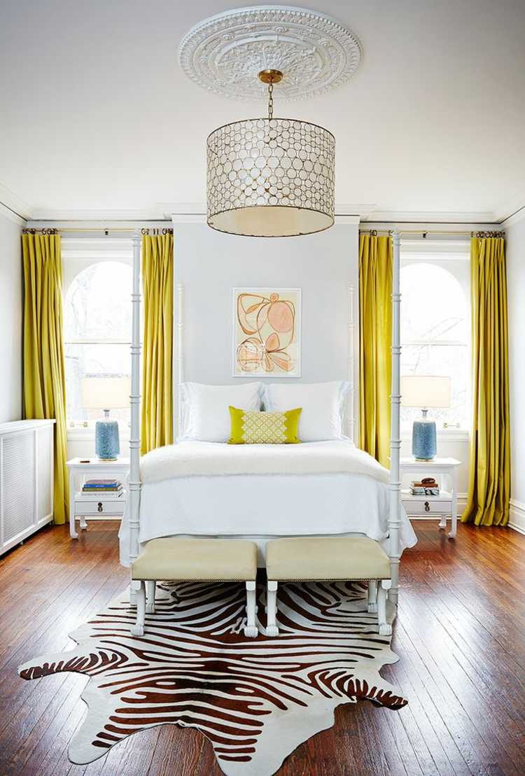 vorhang-design-schlafzimmer-gelb-deko-fell-teppich-parkett-fussboden