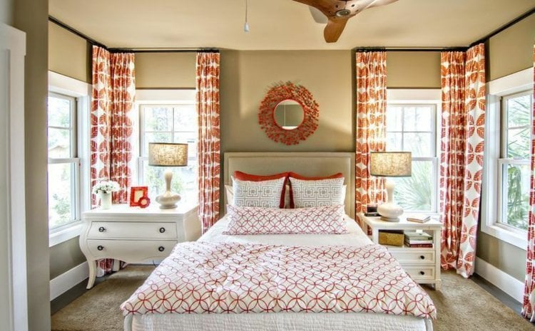 vorhang-design-schlafzimmer-orange-weiss-mobel-olive-wandfarbe-spiegel