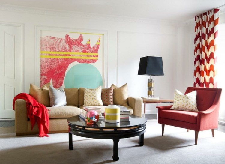Wohnzimmer Gardinen vorhaenge-rot-weiss-geometrisch-muster-beige-sofa