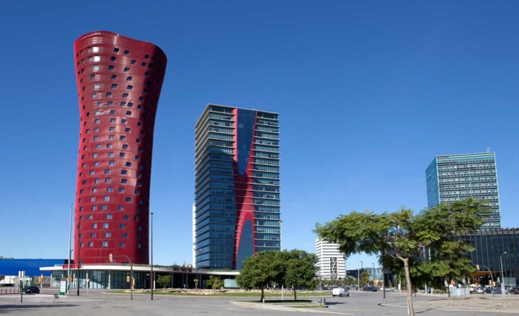 dekonstruktivismus-architektur-toyo-ito-hotel-porta-fira-barcelona