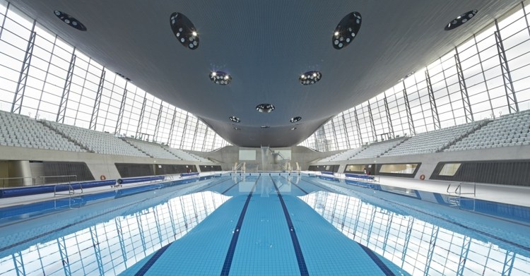 Zaha Hadid Bauwerke london-olympische-spiele-schwimmbad-fenster