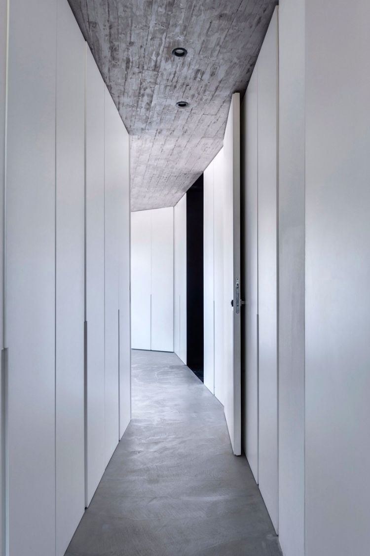 flur-design-minimalistisch-beton-weiss-design-modern