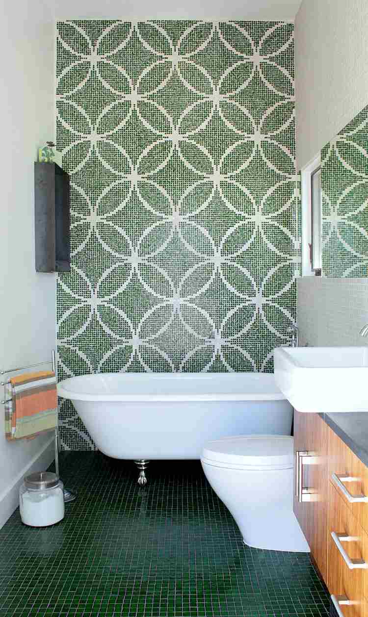 glasfliesen-mosaik-design-badezimmer-vintage-grün-weiss-muster