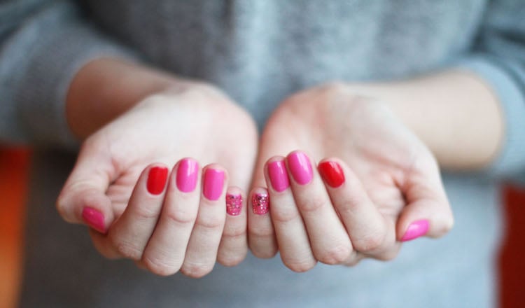 rosa-nagel-selber-machen-nageldesigns-pink-rot-glitzer