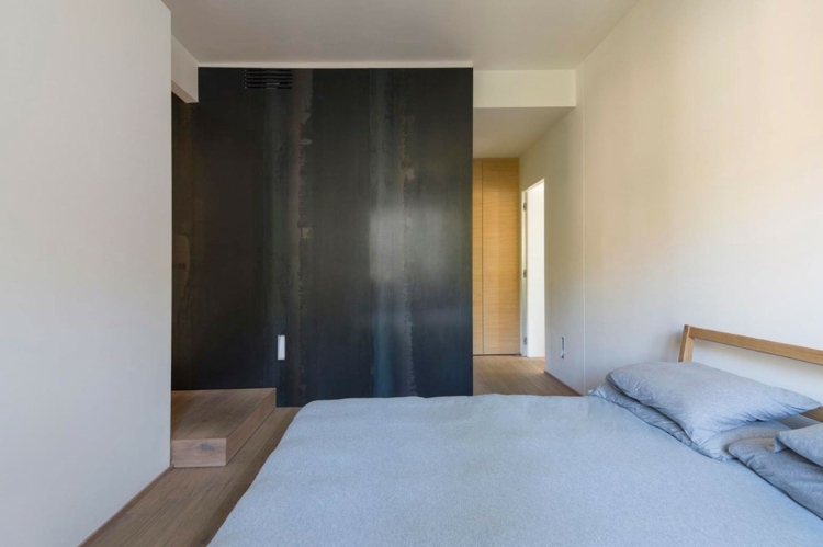 umweltfreundliche-raumgestaltung-schlafzimmer-schlicht-interieur-grau-bettwaesche