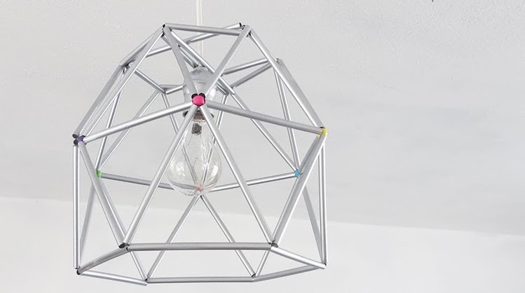 Basteln mit Strohhalmen lampenschirm-anleitung-silber-geometrisch-dkeorativ-silber