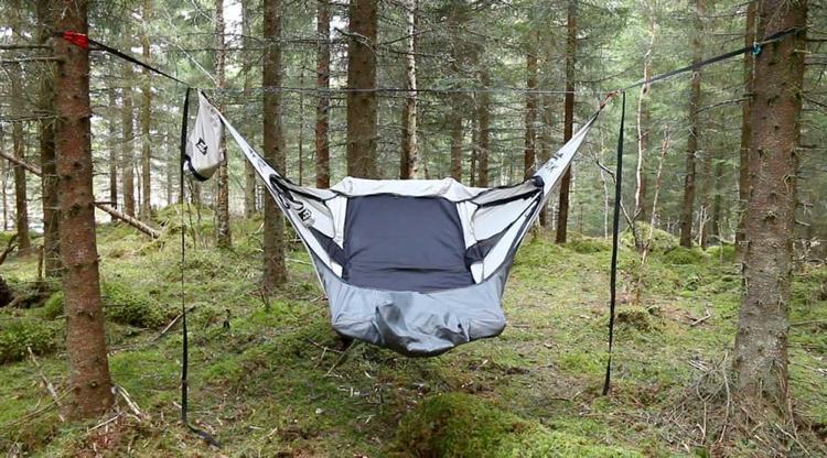 camping-hangematte-outdoor-zubehoer-zelt-schlafsack-ausruestung-wandern