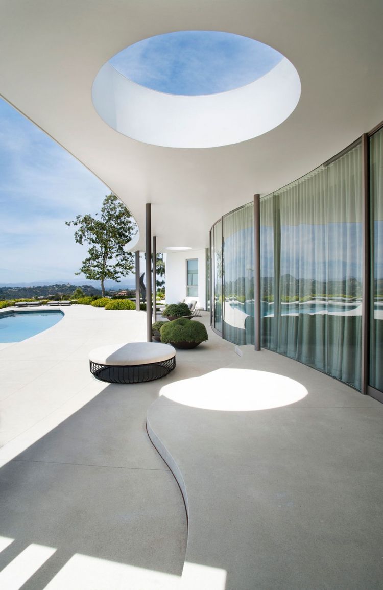 eleganter-einrichtungsstil-luxus-beverly-hills-terrasse-lounge-modern-design