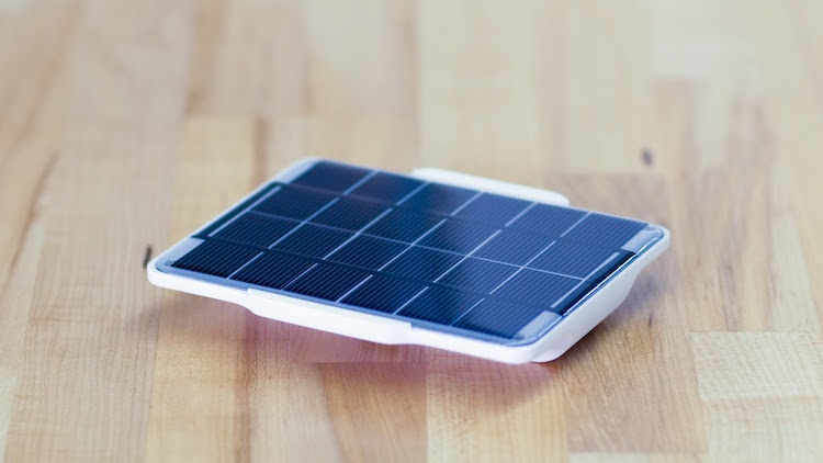 automatische Jalousiesteuerung -app-flipflic-solar-batterie-ladung