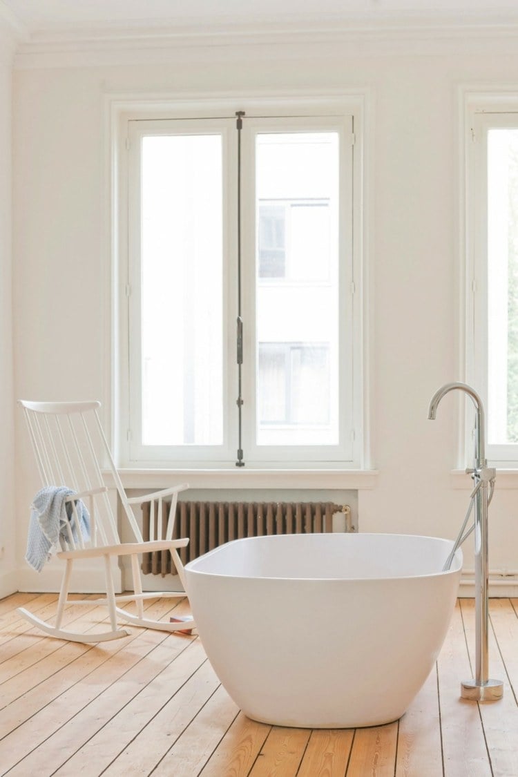 mobile-kuecheninsel-badezimmer-skandinavisch-badewanne-oval-modern-parkett