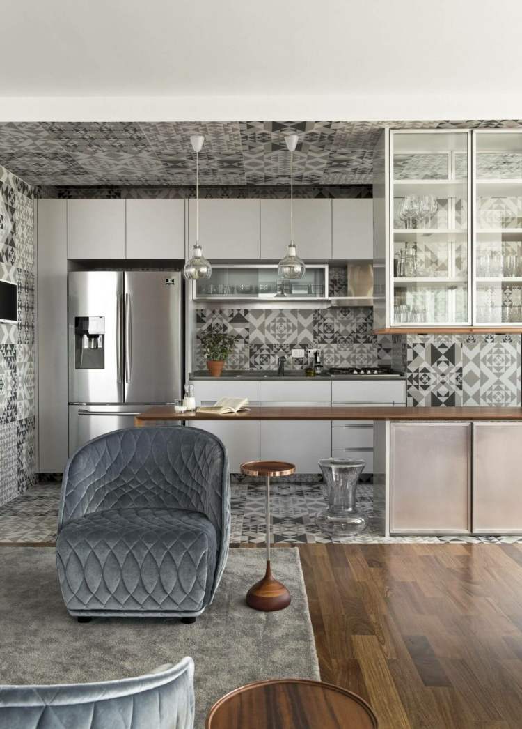 monochrome küche offen-design-idee-sessel-vintage-samt