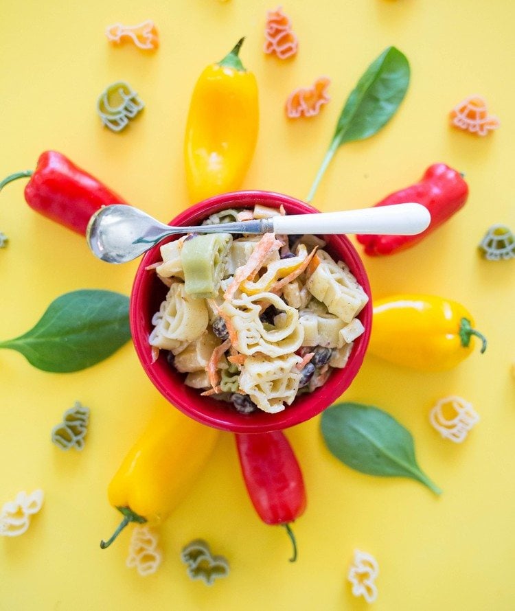 Nudelsalat für Kinder bunte-zoo-pasta-karotten-paprika-basilikum