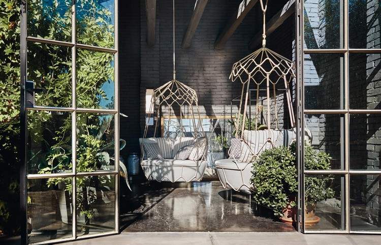 Outdoor Gartenmöbel hängesessel-gravity-terrasse-glastüren