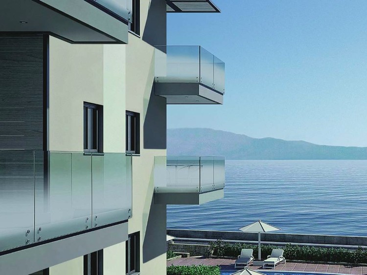 satin-glas-innen-aussen-balkon-terrasse-glasgelaender