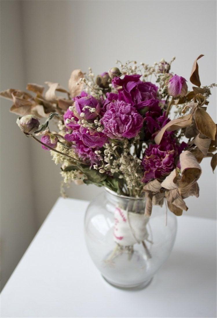 trockenstrauß-selber-machen-rosen-pink-romantisch-glas-vase