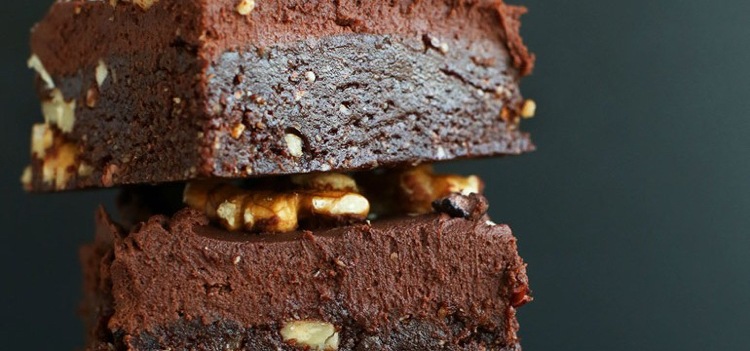 Vegane Süßigkeiten -rezept-nuesse-kakao-schokolade-schokoriegel-gesund